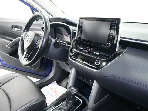 Used 2022 Toyota Corolla Cross XLE w/ Convenience Package AWD/4WD image 26