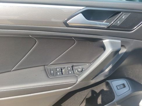 New 2024 Volkswagen Tiguan SE R-Line image 34