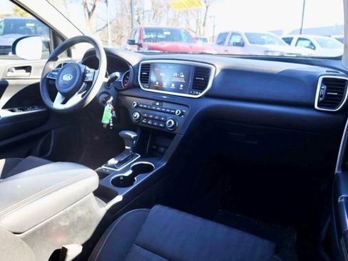 Used 2022 Kia Sportage LX image 32