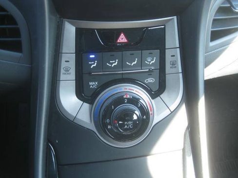 Used 2013 Hyundai Elantra GLS FWD image 18