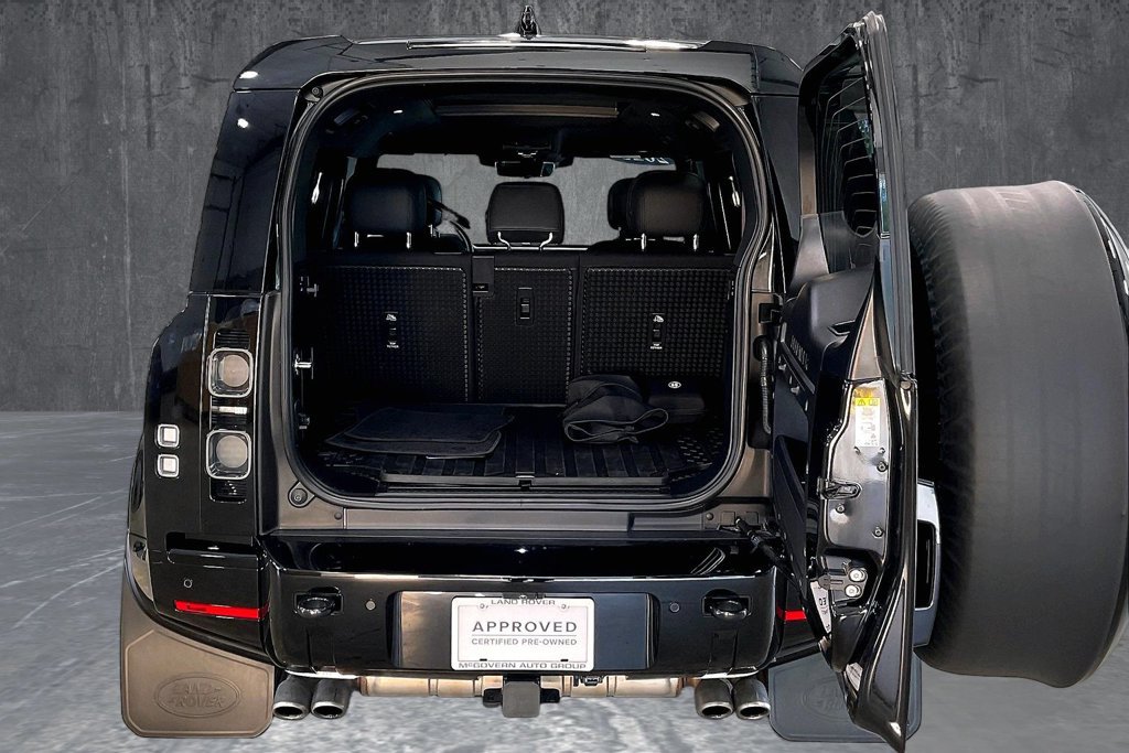 Certified 2025 Land Rover Defender 110 V8 AWD/4WD image 5