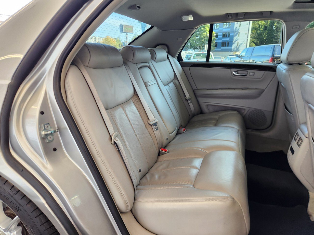 Used 2008 Cadillac DTS w/ Sun And Sound Package FWD image 20