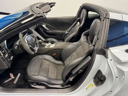 Used 2018 Chevrolet Corvette Z06 w/ Carbon 65 Edition RWD image 20