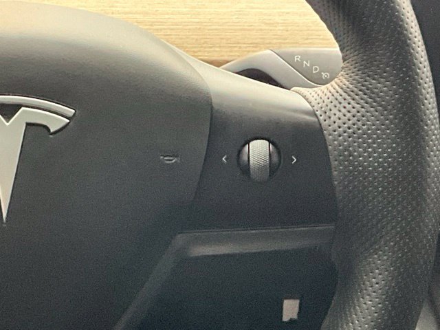 Used 2021 Tesla Model Y Long Range AWD/4WD image 19