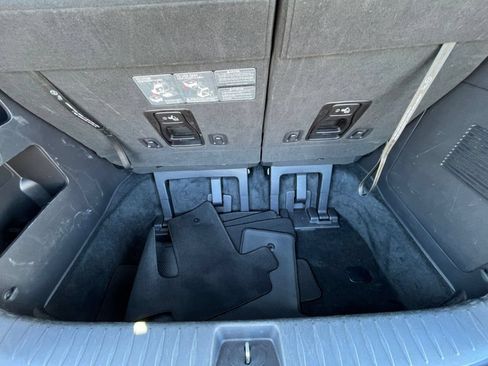 Used 2023 Kia Carnival LX FWD image 28