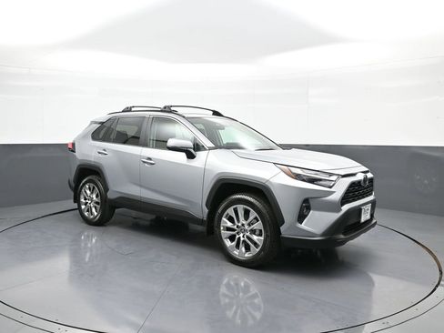 Certified 2025 Toyota RAV4 XLE Premium image 4
