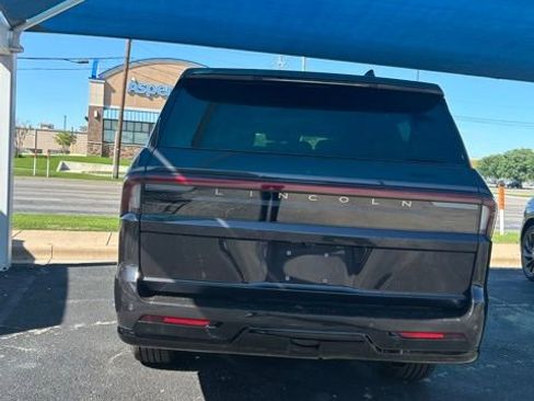 New 2026 Lincoln Navigator L Reserve AWD/4WD image 12