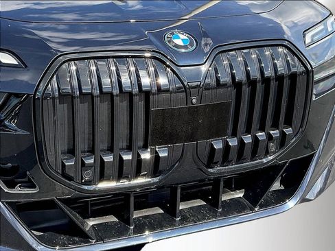 Used 2023 BMW i7 xDrive60 AWD/4WD image 29