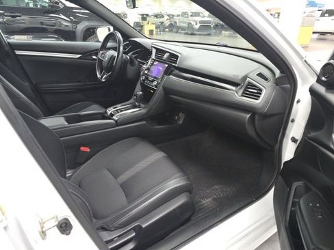 Used 2019 Honda Civic Sport image 6