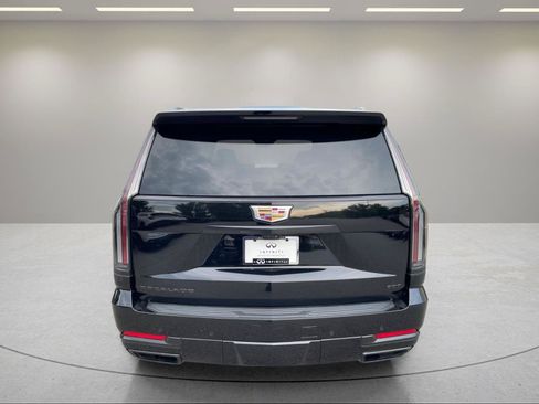 Used 2025 Cadillac Escalade ESV Premium Luxury w/ Touring Package AWD/4WD image 4