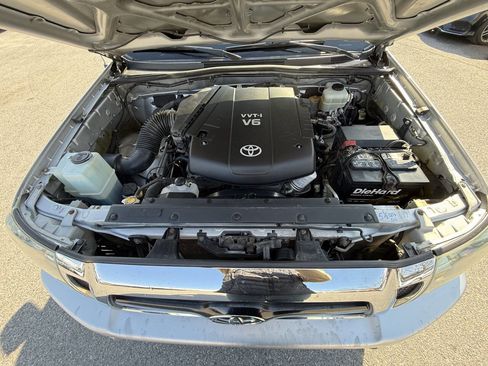 Used 2011 Toyota Tacoma 4x4 Double Cab w/ TRD Off-Road Pkg image 28
