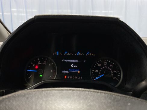 Used 2015 Ford F150 XLT w/ Equipment Group 302A Luxury image 19