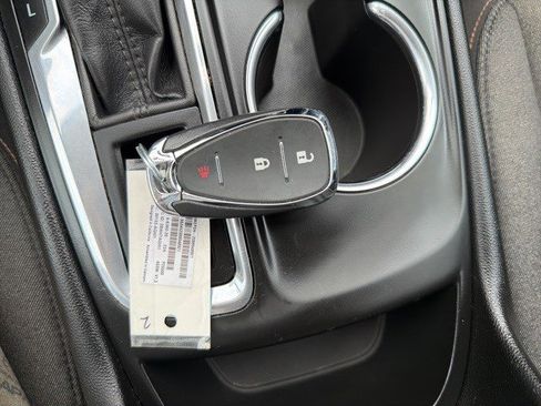 Used 2020 Chevrolet Equinox LT FWD image 26