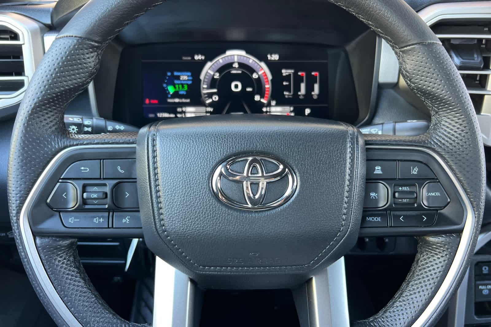 Used 2025 Toyota Tundra Limited AWD/4WD image 25