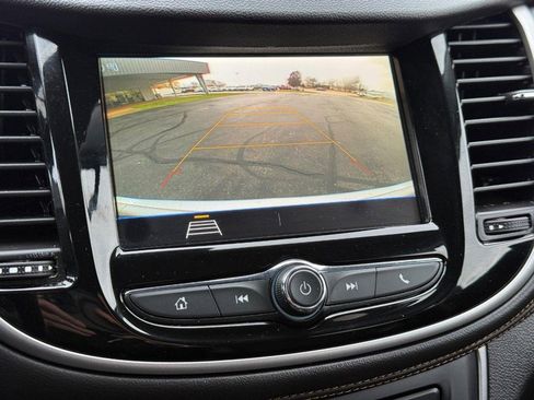 Used 2019 Chevrolet Trax LT w/ LT Convenience Package image 17