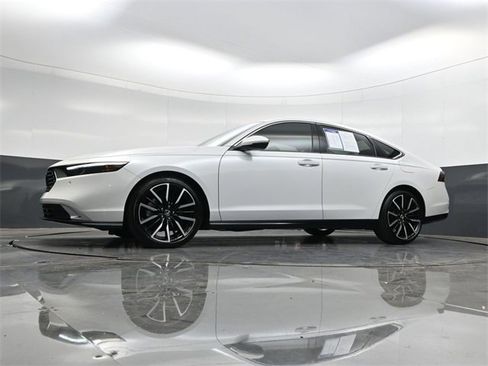 Used 2023 Honda Accord Touring image 34