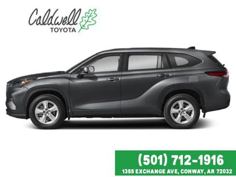 Certified 2024 Toyota Highlander XLE FWD image 7