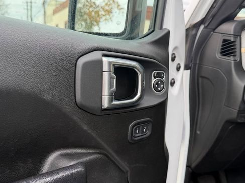 Used 2024 Jeep Wrangler Sport S image 13