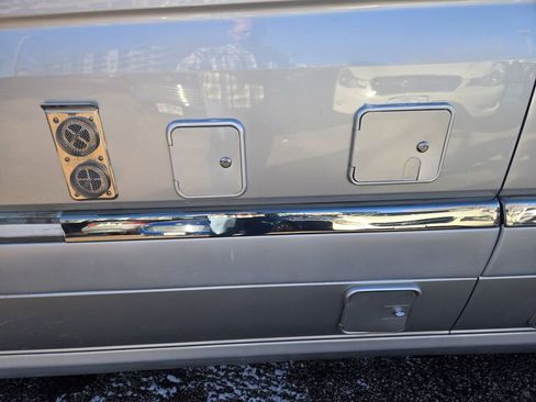 Used 2016 Mercedes-Benz Sprinter 3500 image 18