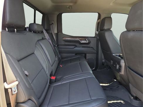 Used 2024 Chevrolet Silverado 1500 LT Trail Boss w/ Convenience Package II AWD/4WD image 14
