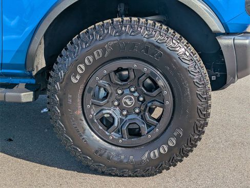 Used 2023 Ford Bronco Wildtrak image 11