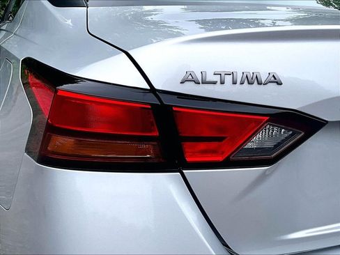 Used 2023 Nissan Altima 2.5 S FWD image 32