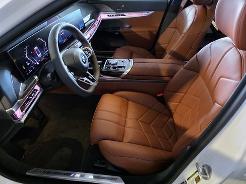 New 2026 BMW 740i xDrive w/ Premium Package AWD/4WD image 7
