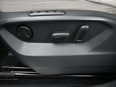 Used 2019 Volkswagen Tiguan SEL Premium R-Line image 31