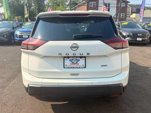 Used 2024 Nissan Rogue S AWD/4WD image 6
