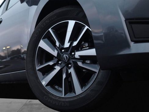 New 2025 Nissan Versa SV w/ Trunk Package image 3