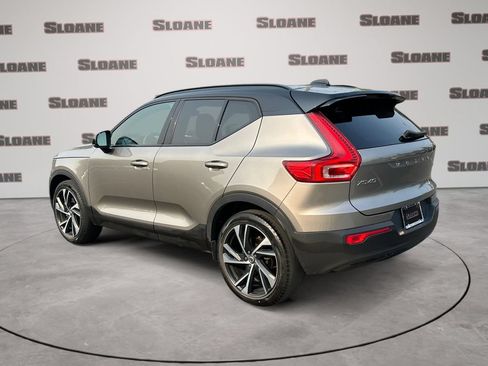 Used 2022 Volvo XC40 T5 R-Design w/ Advanced Package AWD/4WD image 3