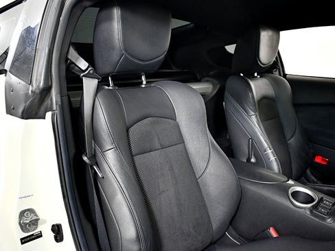 Used 2013 Nissan 370Z Touring w/ Sport Pkg image 36