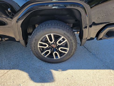 New 2026 GMC Sierra 1500 AT4 w/ AT4 Premium Package image 9