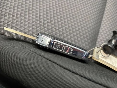 Used 2025 Kia Soul LX w/ LX Technology Package FWD image 21
