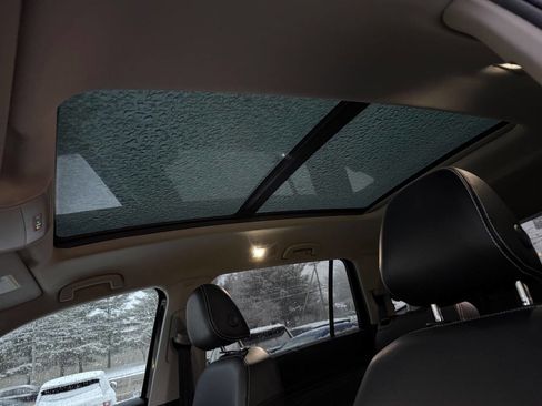 Used 2021 Volkswagen Atlas SE w/ Panoramic Sunroof Package image 18