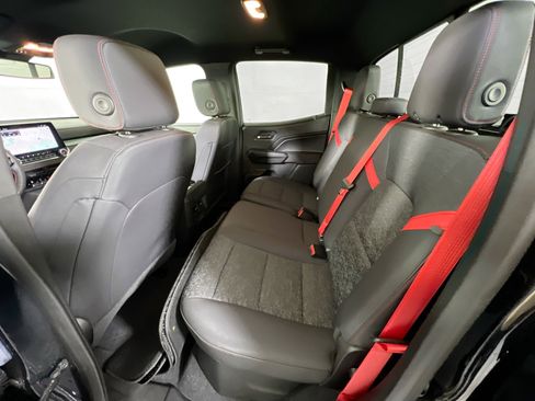 Used 2024 Chevrolet Colorado Z71 w/ Z71 Convenience Package 2 image 24