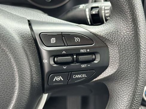 Used 2022 Kia Rio S w/ Technology Package FWD image 11