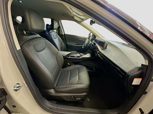 Used 2024 Kia EV6 Wind w/ Wind Technology Package AWD/4WD image 33