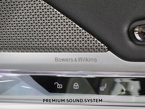 Used 2023 BMW 760i xDrive w/ Parking Assistance Package image 5