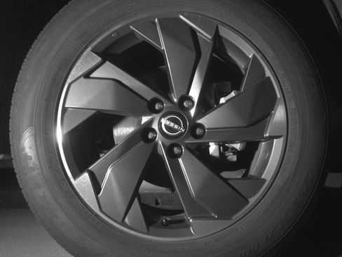 Used 2025 Nissan Rogue SV image 12