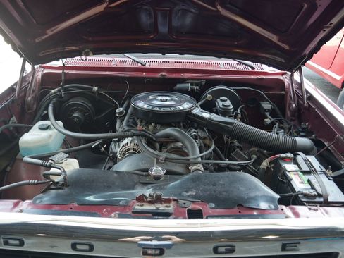 Used 1992 Dodge D/W Truck 150 RWD image 5