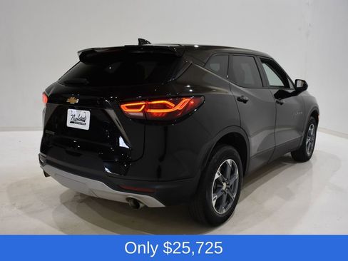 Used 2025 Chevrolet Blazer LT image 4