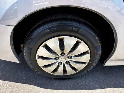 Used 2011 Honda Accord LX image 7