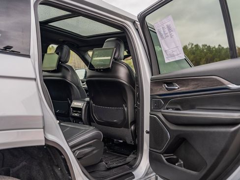 Used 2023 Jeep Grand Cherokee L Overland w/ Rear Seat Video Group I image 21