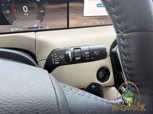 Used 2025 Nissan Armada Platinum RWD image 19
