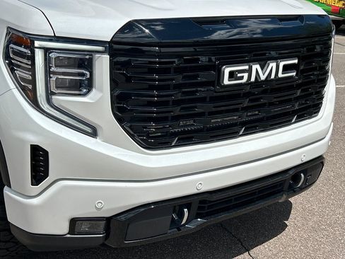 Used 2023 GMC Sierra 1500 Denali w/ Technology Package AWD/4WD image 23