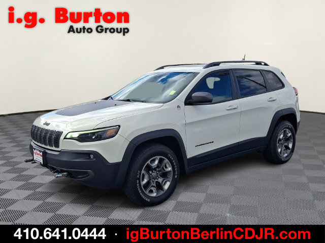 Used 2019 Jeep Cherokee Trailhawk AWD/4WD image 3