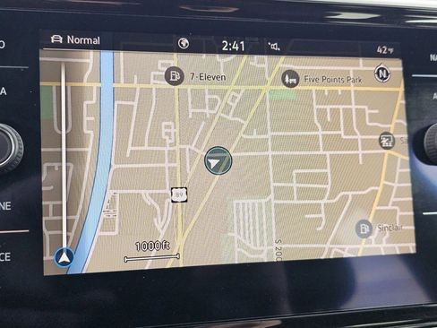 Used 2022 Volkswagen Atlas Cross Sport SEL R-Line image 9