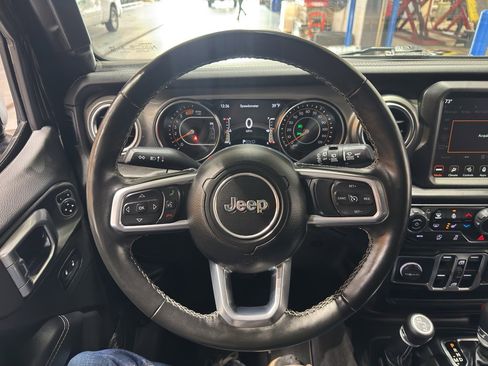 Used 2022 Jeep Wrangler Unlimited Sahara w/ Cold Weather Group image 22