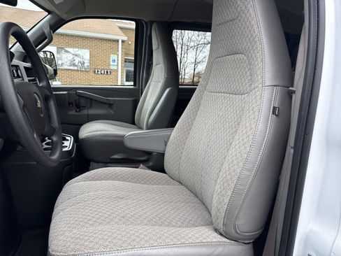 Used 2024 Chevrolet Express 3500 LT w/ LT Preferred Equipment Group RWD image 12